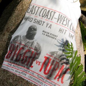 Biggie vs Tupac Muscle Tee